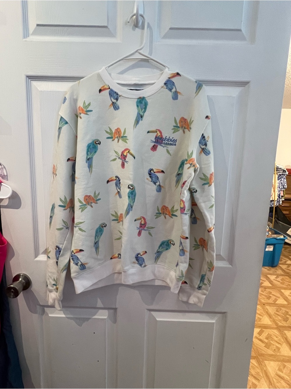 CHubbies White Parrot Print Crewneck Sweater sz M